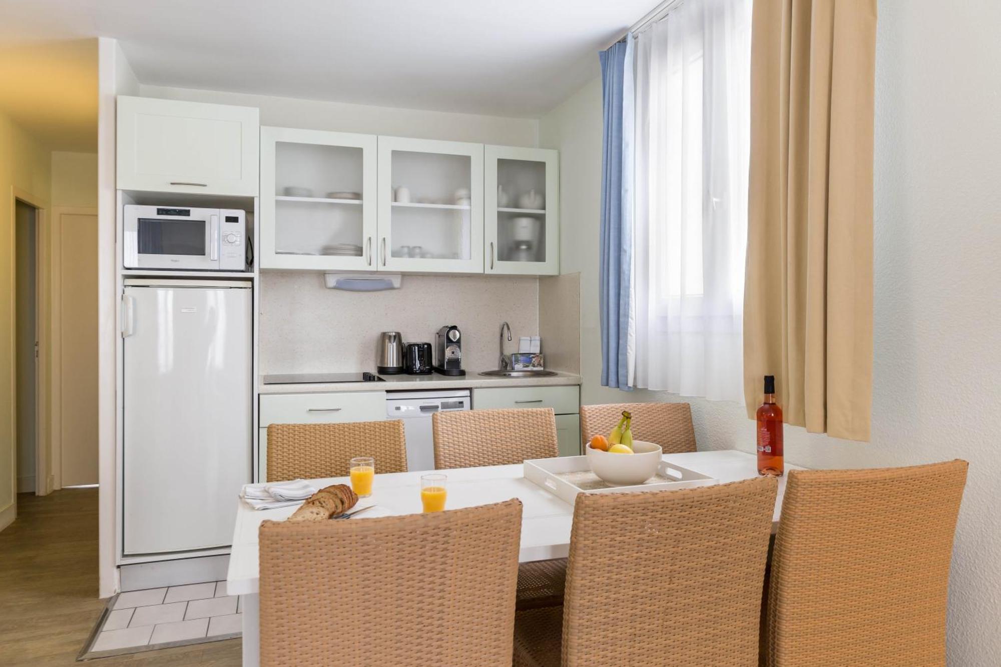 Saint-Martin-de-Ré Residence Pierre & Vacances Le Palais Des Gouverneurs מראה חיצוני תמונה